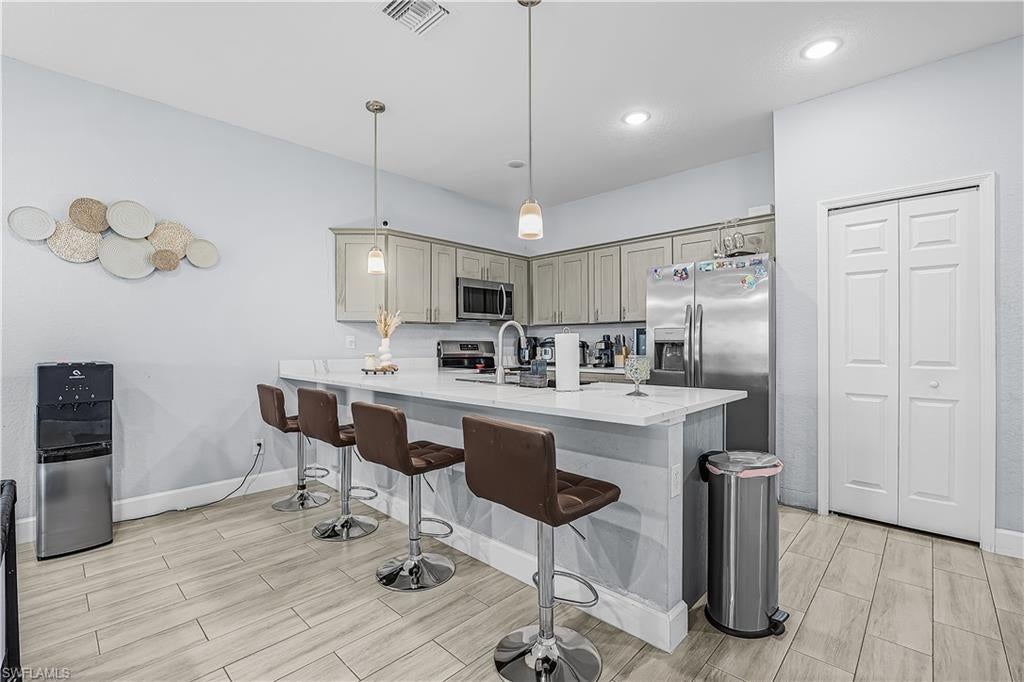 CAPE CORAL - Residential Income