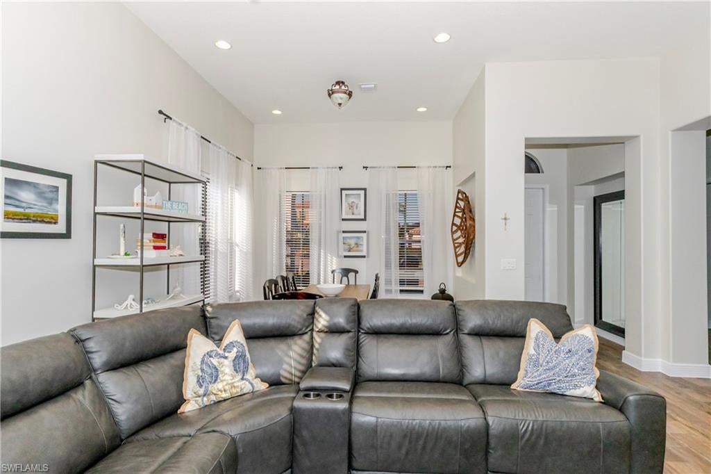 MAPLE RIDGE - Residential