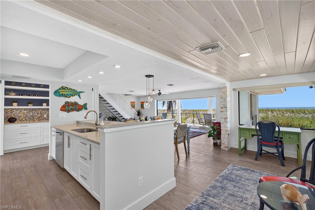 BEACH HOMES - Residential