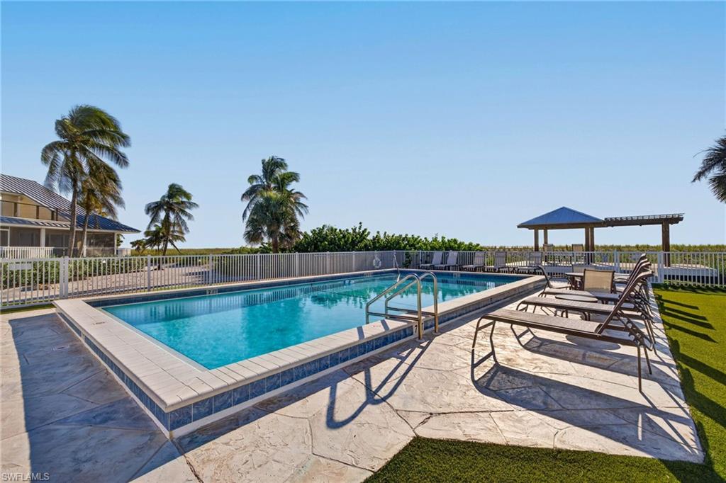 BEACH HOMES - Residential