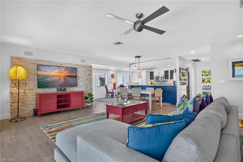 BEACH HOMES - Residential