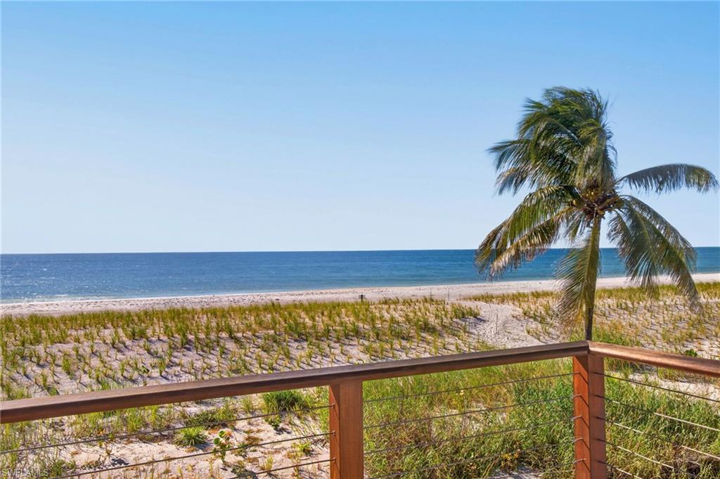 BEACH HOMES - Residential