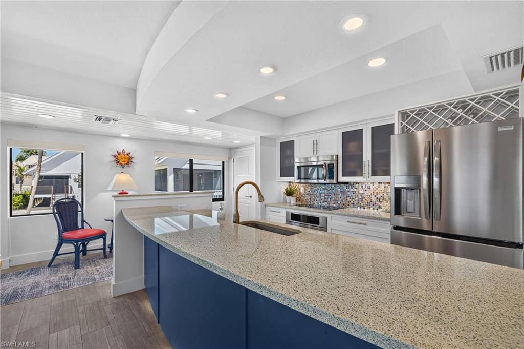 BEACH HOMES - Residential