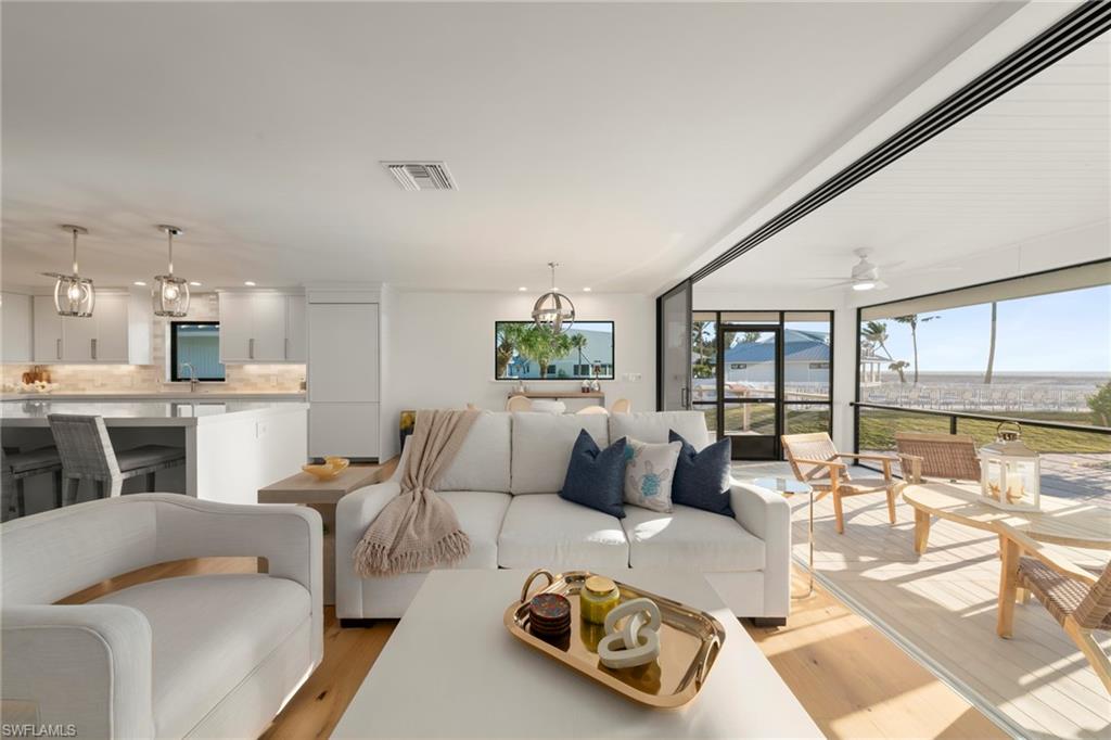 BEACH HOMES - Residential