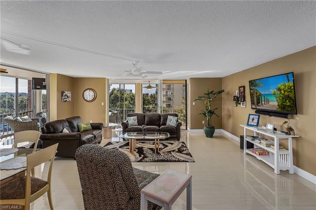CRECIENTE CONDO SOUTH - Residential