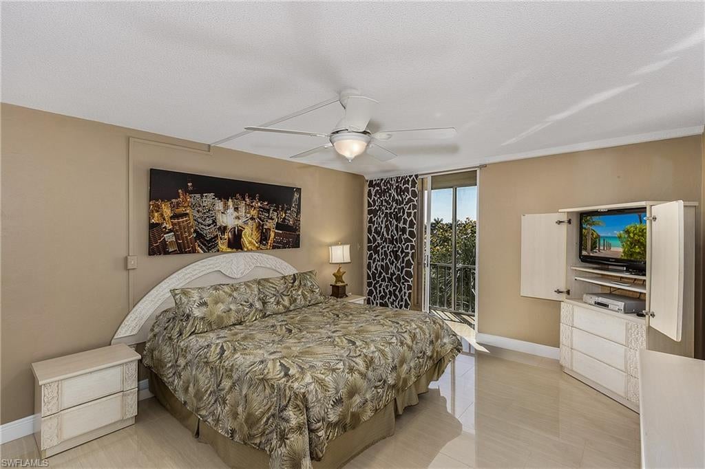 CRECIENTE CONDO SOUTH - Residential