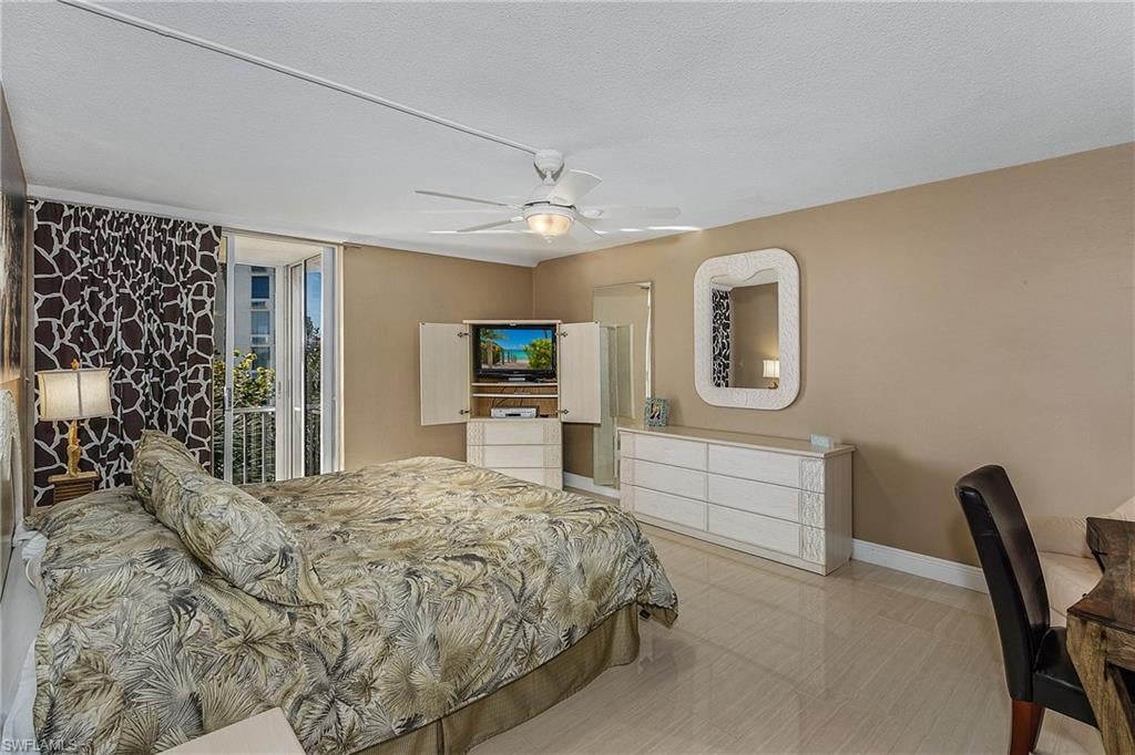 CRECIENTE CONDO SOUTH - Residential