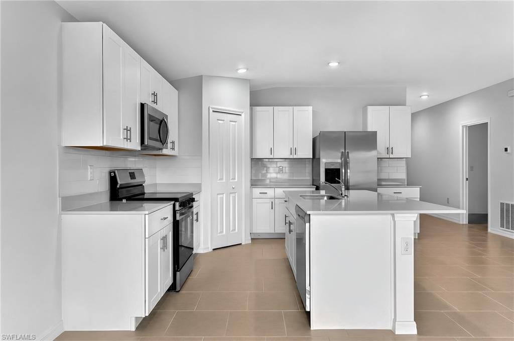 CAPE CORAL - Residential