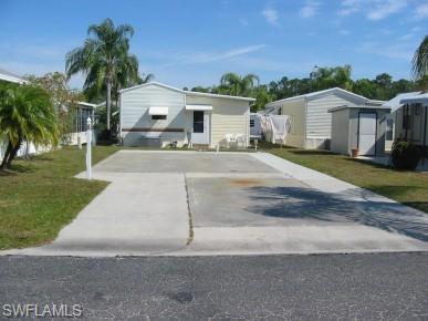RV  LOT ONLY - Fountain View is a Great location with full hook-ups suitable for a fifth wheel, tow-behind trailer, or motorhome.  Social activities include: Bingo, shuffleboard or bocce ball, dances, PLUS, easy access, to SHOPPNG, RESTARANTS,  I-75, RSW International Airport, VA Clinic.  Shed on lot to store oersonal items.  Call for more information.