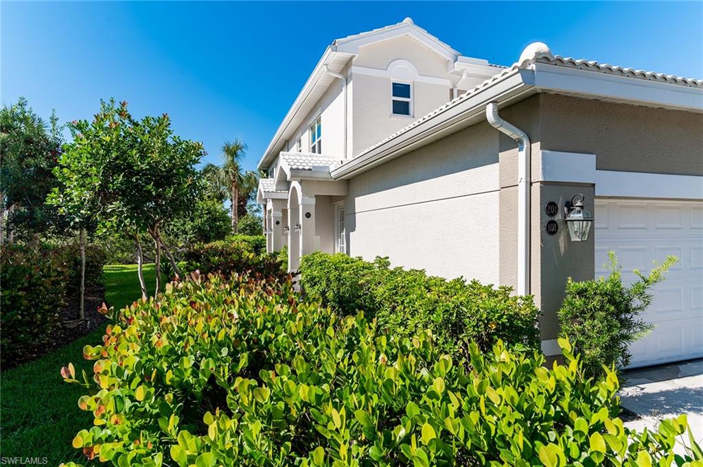 HAWK'S NEST - Residential