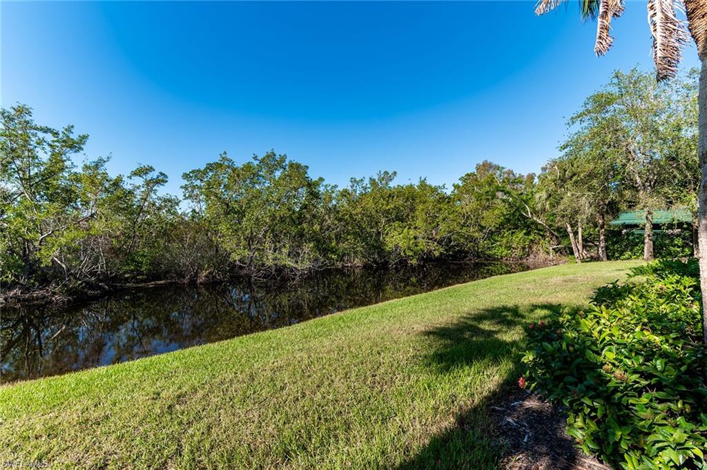 HAWK'S NEST - Residential