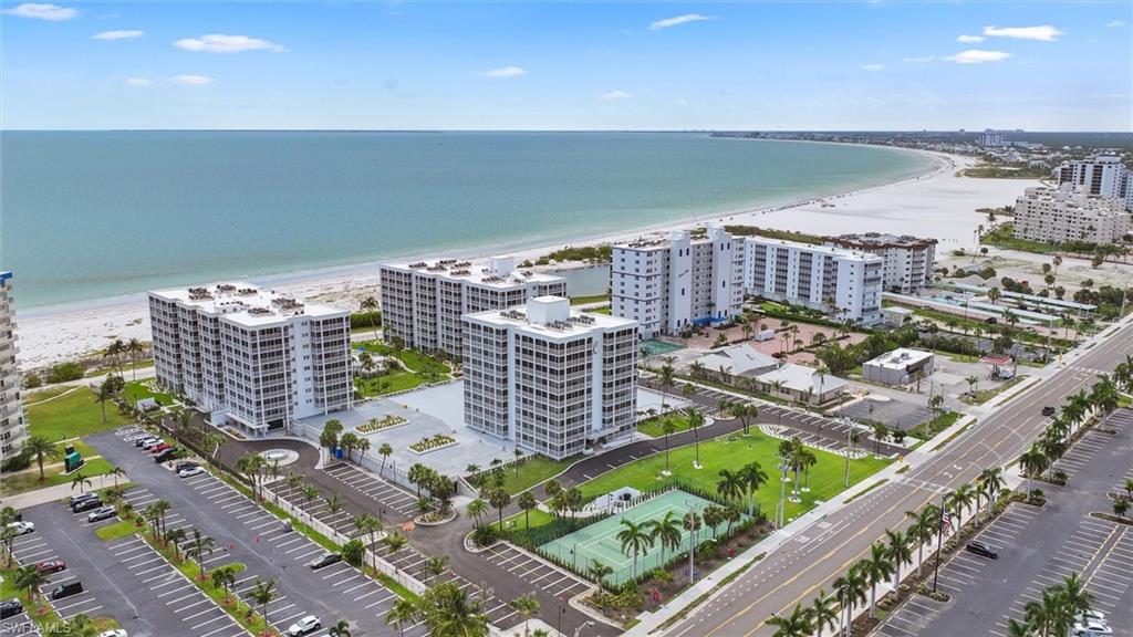 CRECIENTE CONDO NORTH - Residential