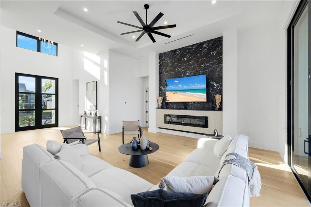 MARCO ISLAND - Residential