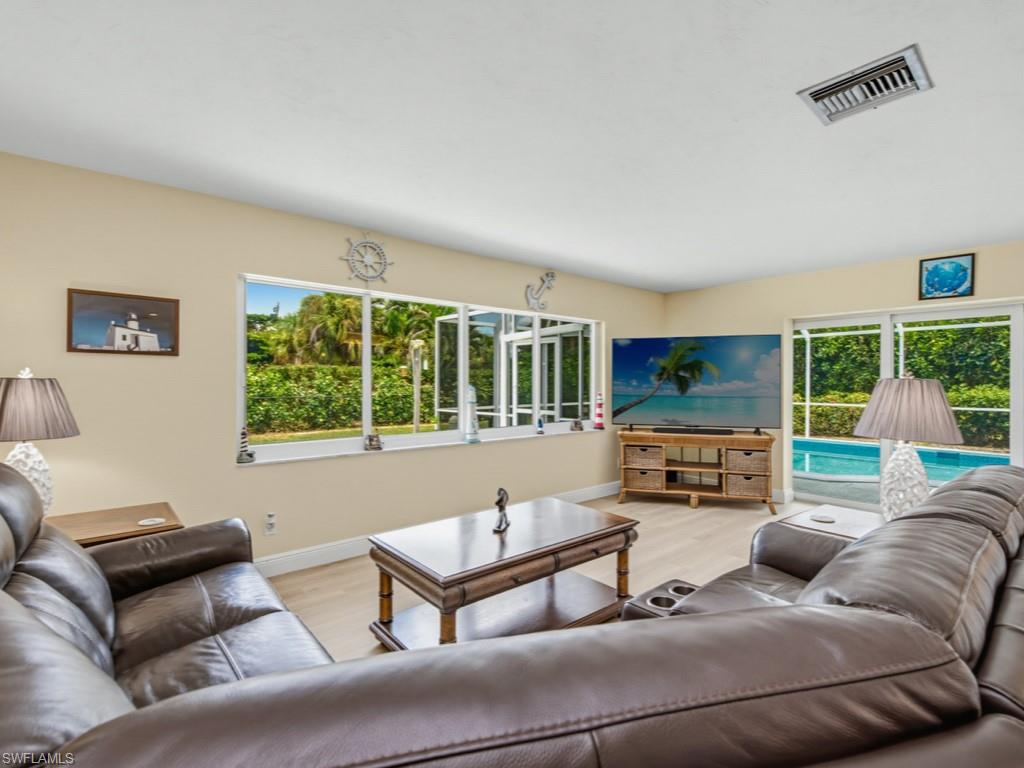 MARCO BEACH - Residential
