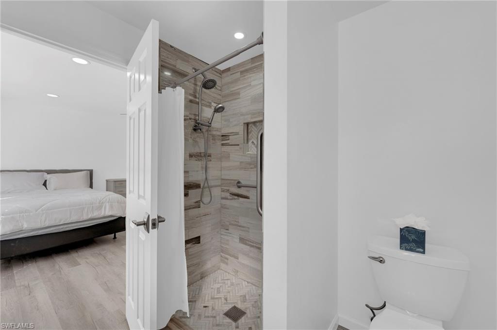 WHISKEY CREEK VILLAGE GREEN - Residential