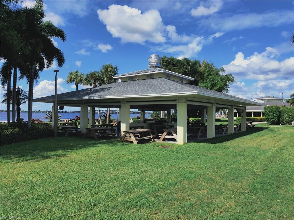 MARINERS COVE VILLAGE - Residential