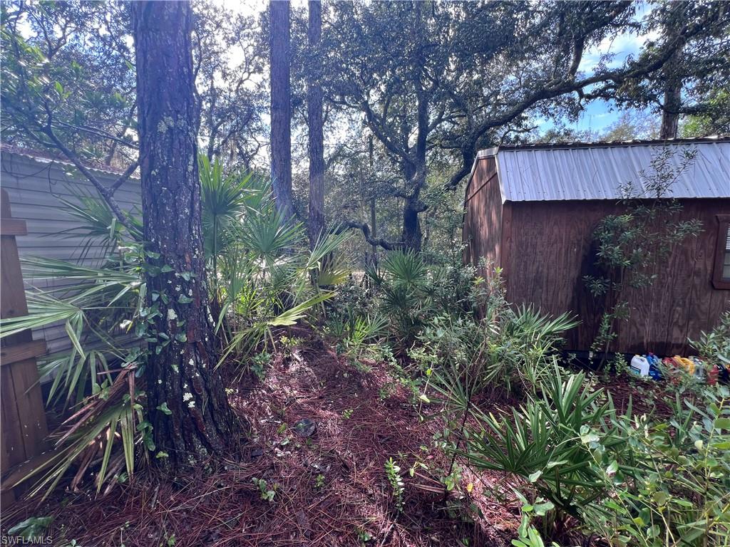 ACREAGE - Land