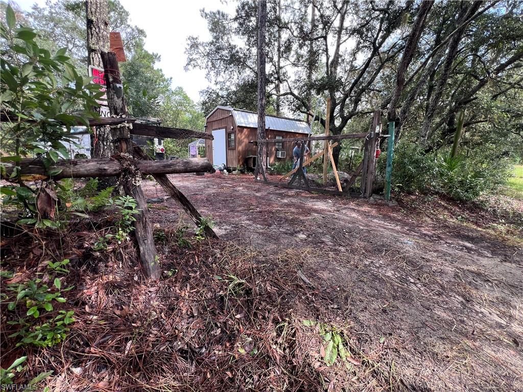 ACREAGE - Land