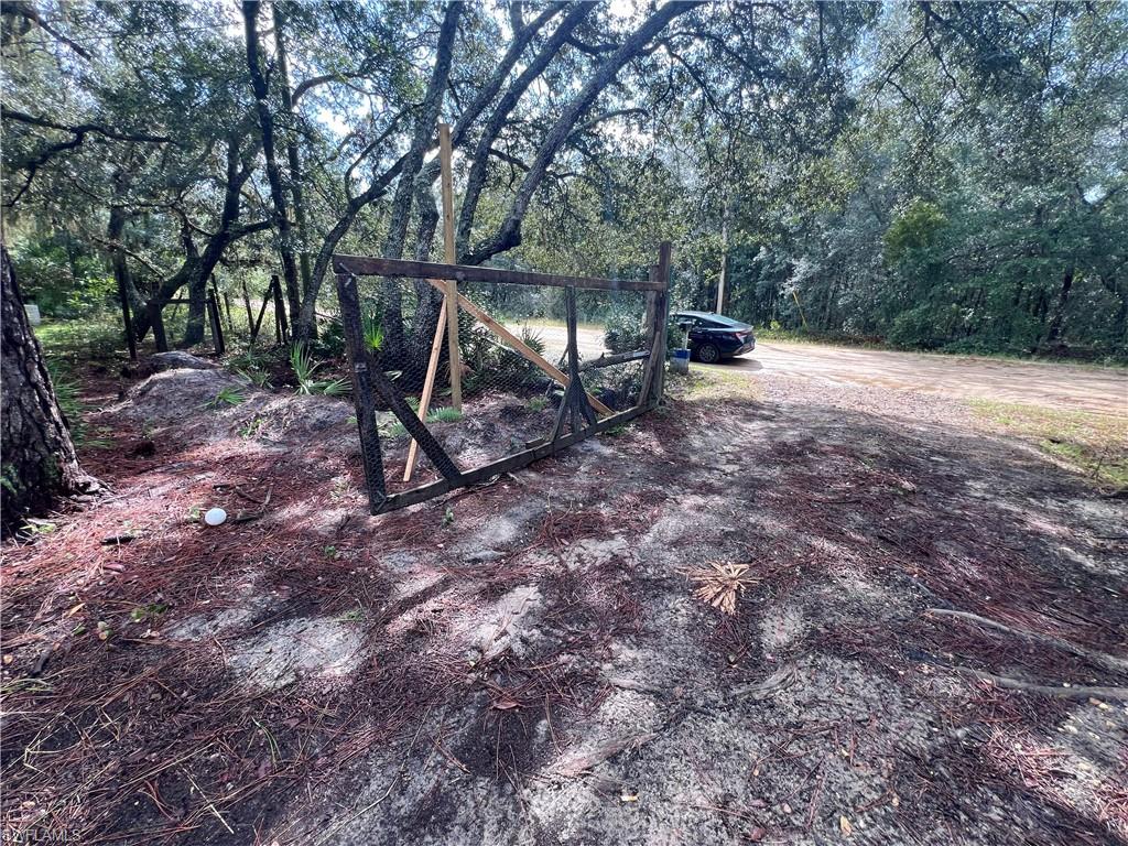 ACREAGE - Land