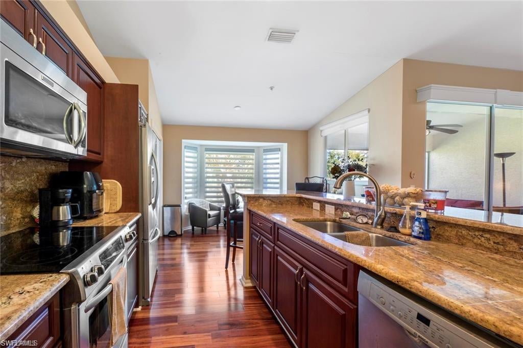 STONEYBROOK - Residential