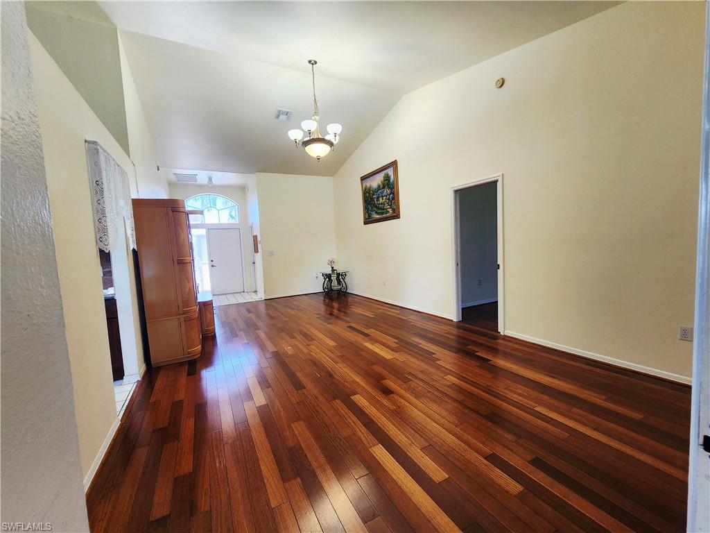 SAN CARLOS PARK - Residential