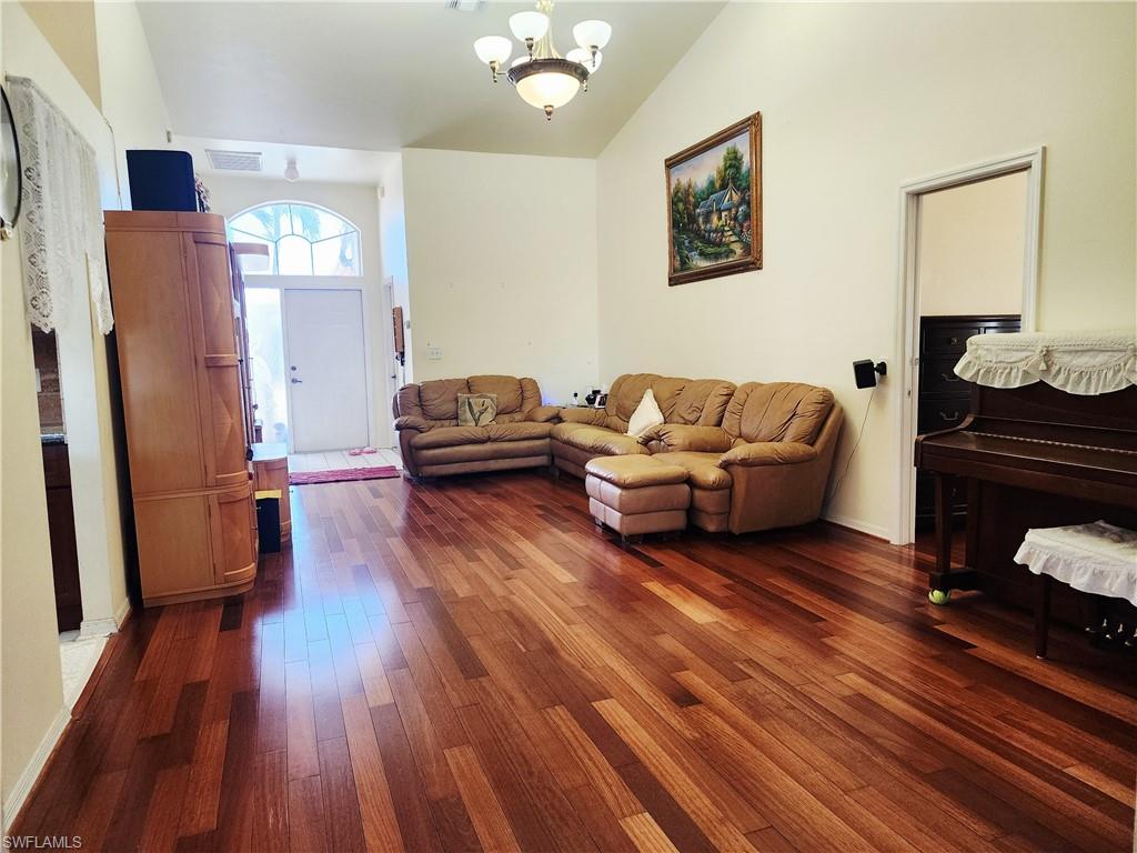 SAN CARLOS PARK - Residential