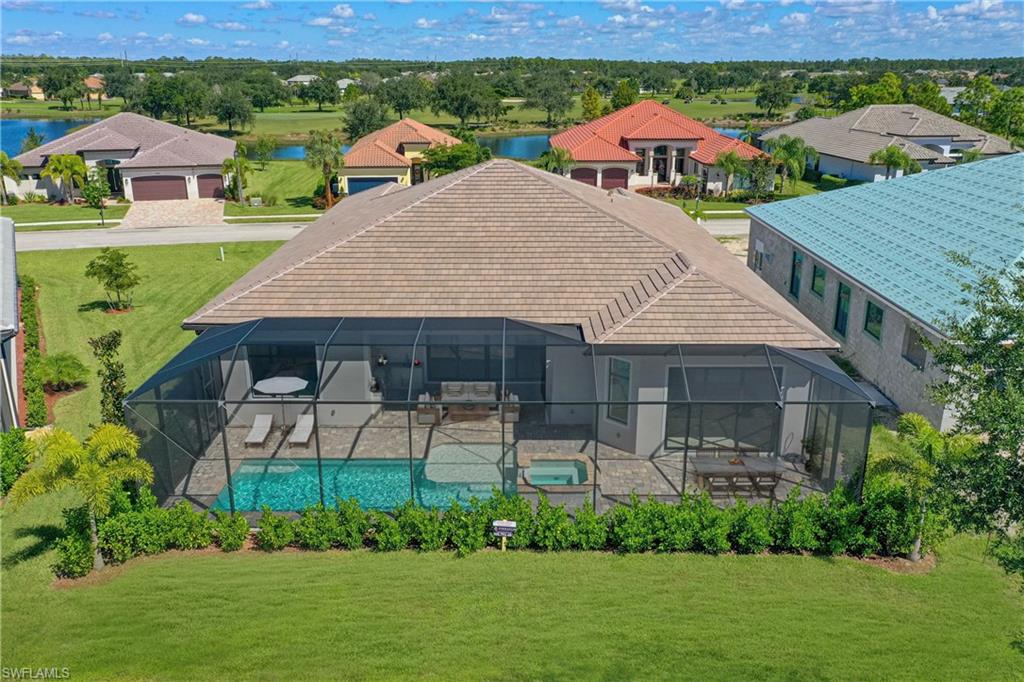 COUNTRY CLUB - Residential
