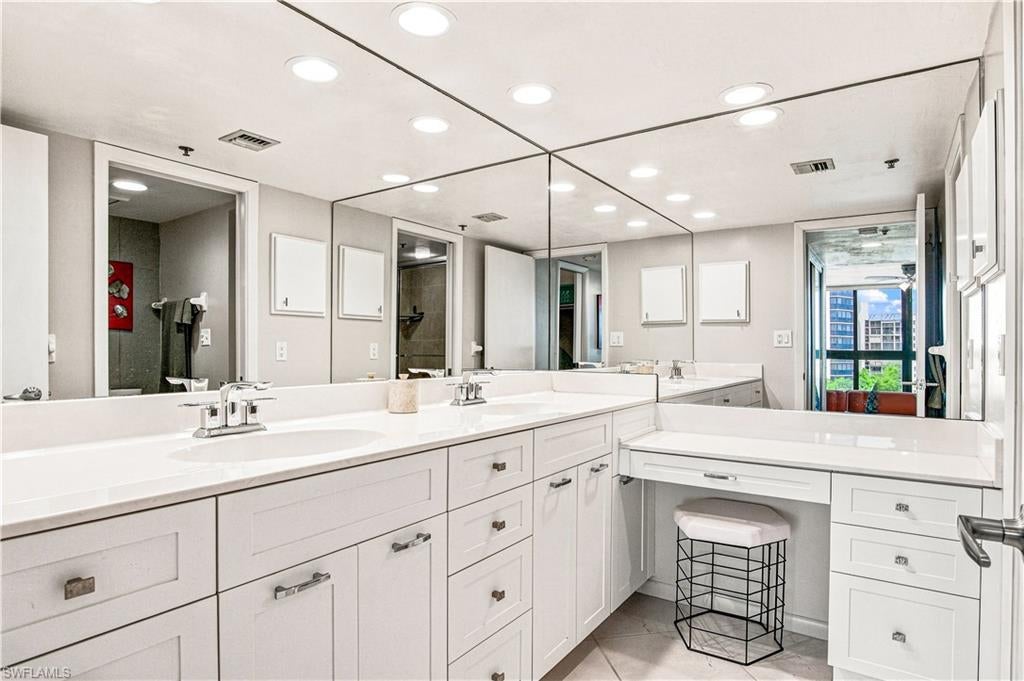 BAY HARBOR CLUB CONDO - Residential