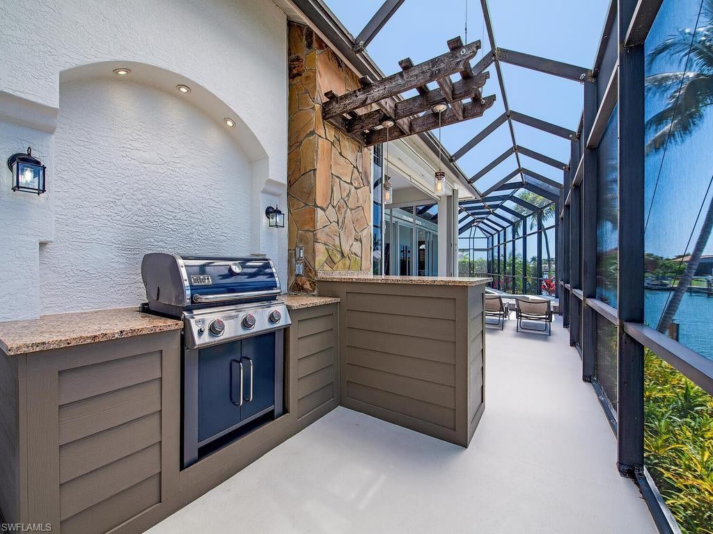 MARCO BEACH - Residential