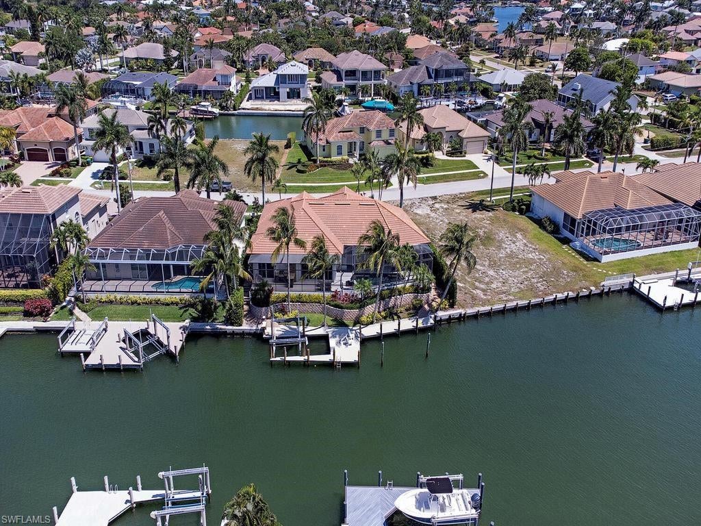 MARCO BEACH - Residential