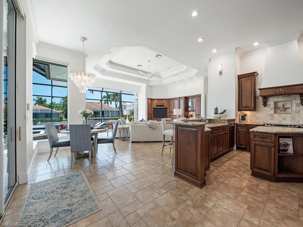 MARCO BEACH - Residential
