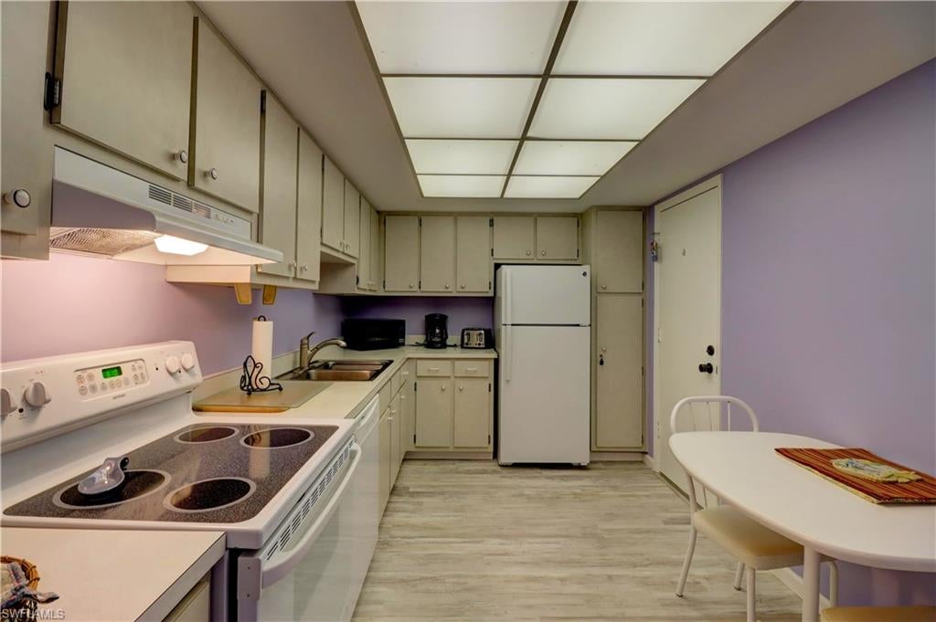 CRECIENTE CONDO SOUTH - Residential