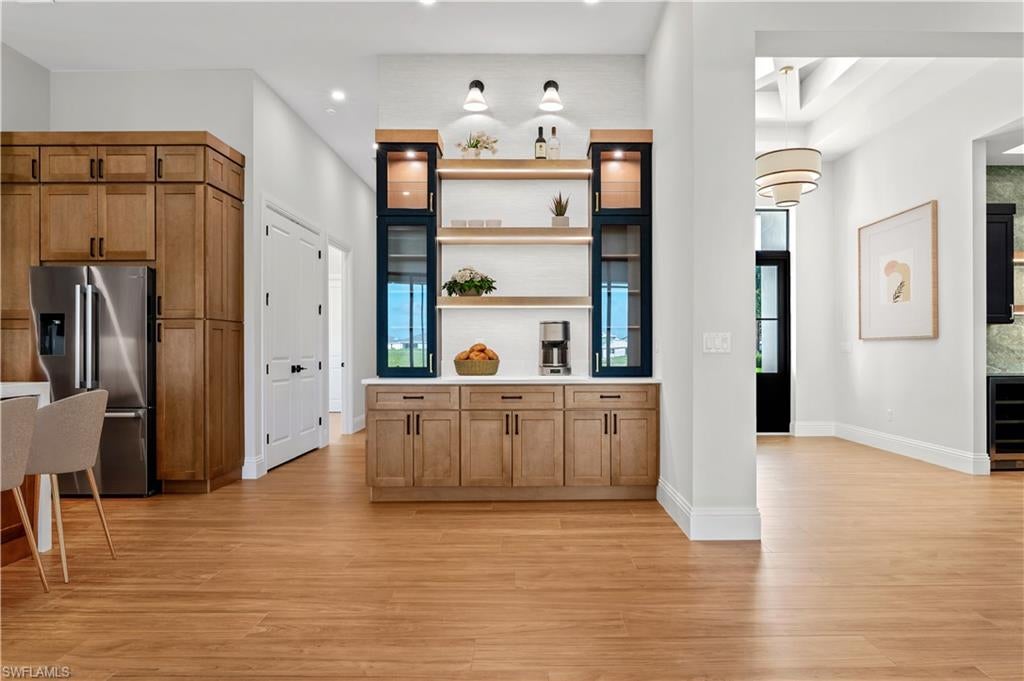 COUNTRY CLUB - Residential