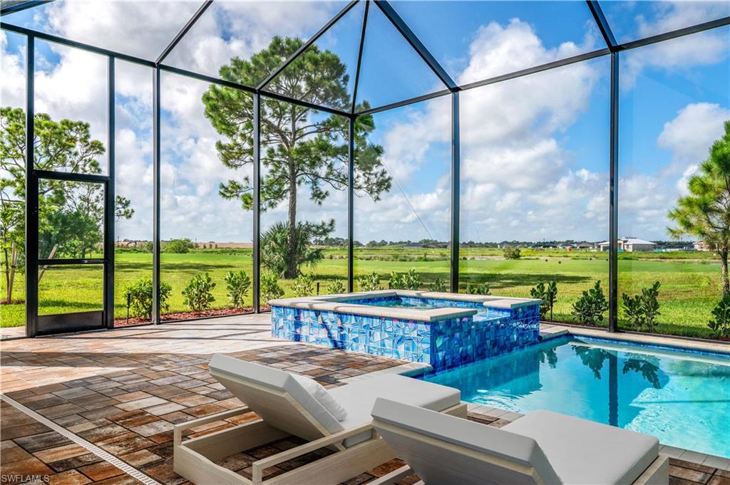 COUNTRY CLUB - Residential