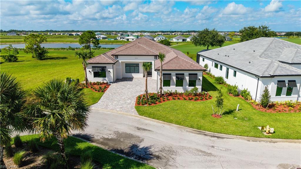 COUNTRY CLUB - Residential