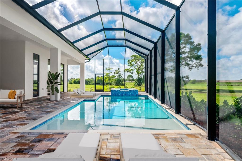 COUNTRY CLUB - Residential