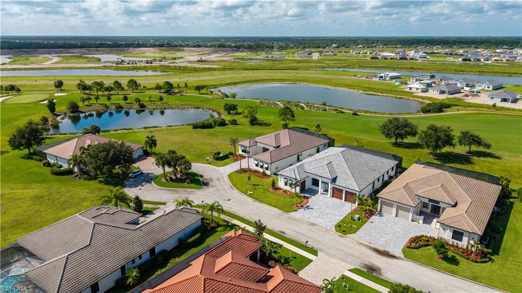 COUNTRY CLUB - Residential