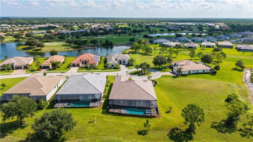 COUNTRY CLUB - Residential