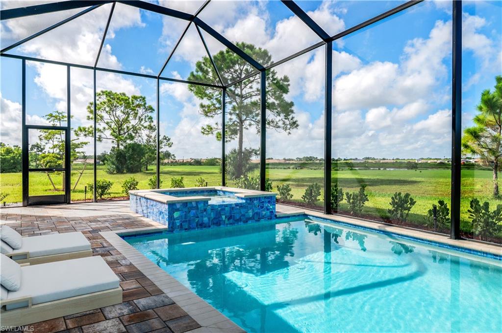 COUNTRY CLUB - Residential