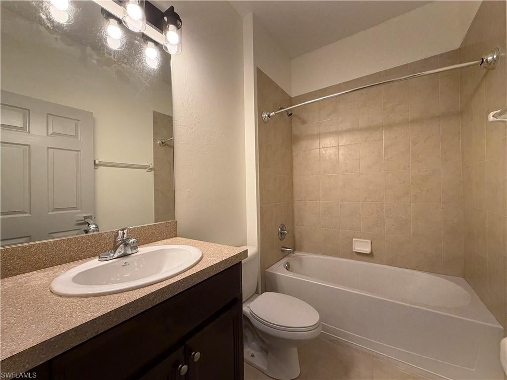 VALENCIA COUNTRY CLUB - Residential Lease