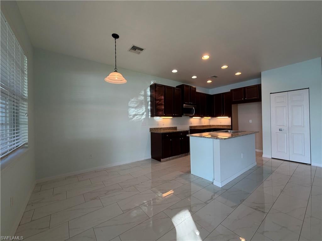VALENCIA COUNTRY CLUB - Residential Lease