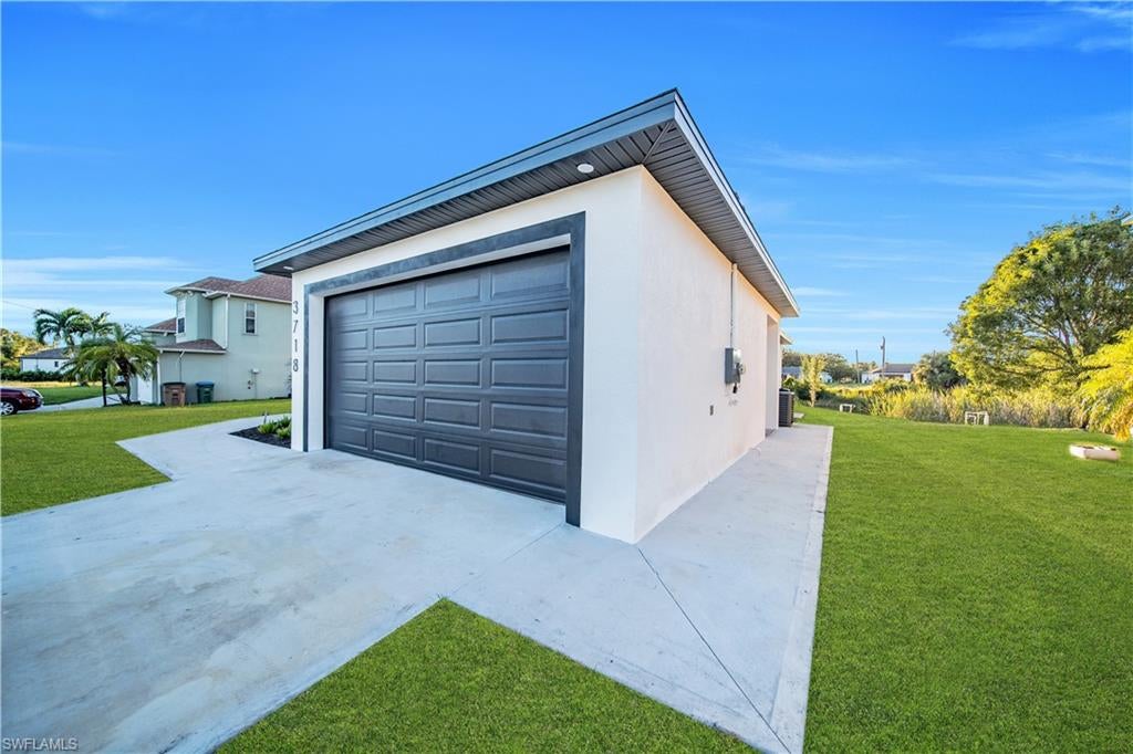 CAPE CORAL - Residential