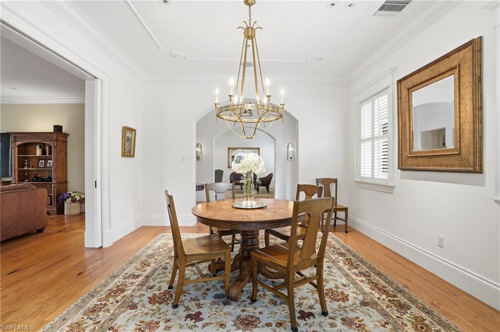 COLONIAL FARMS - Residential
