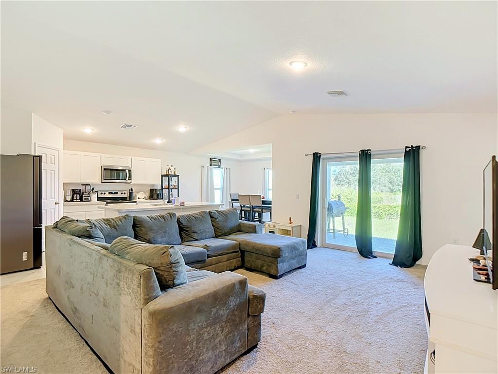 WILLOW LAKE - Residential