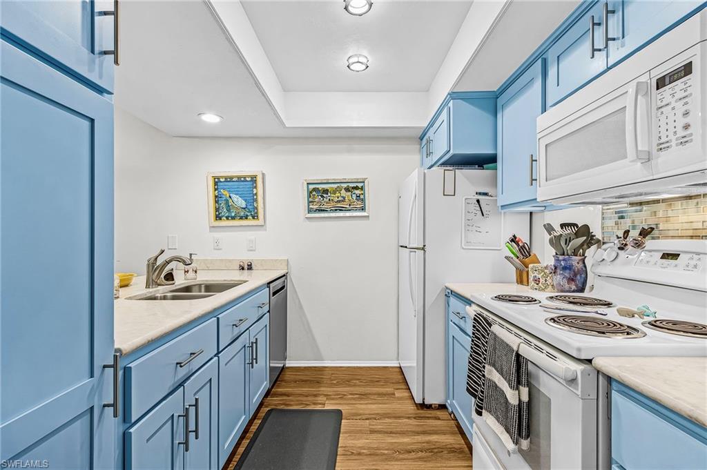 CAPTAINS COVE CONDO - Residential