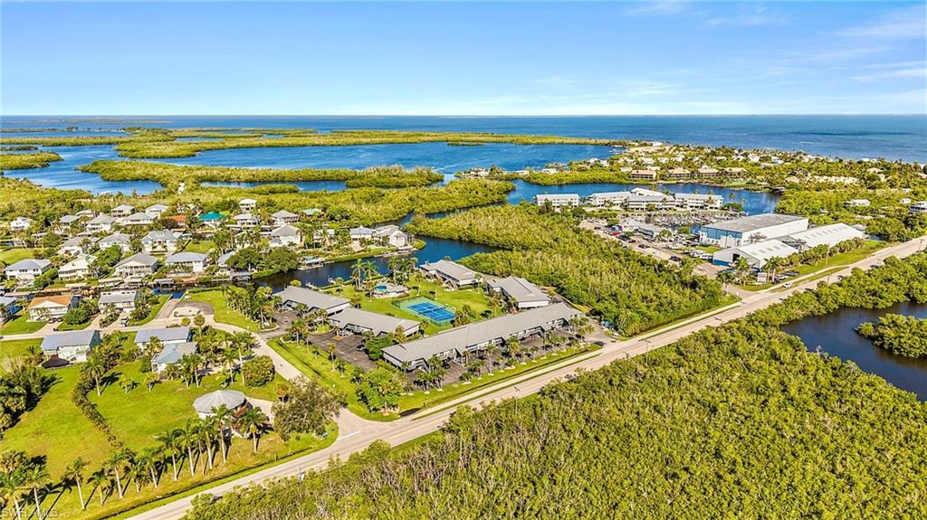 CAPTAINS COVE CONDO - Residential