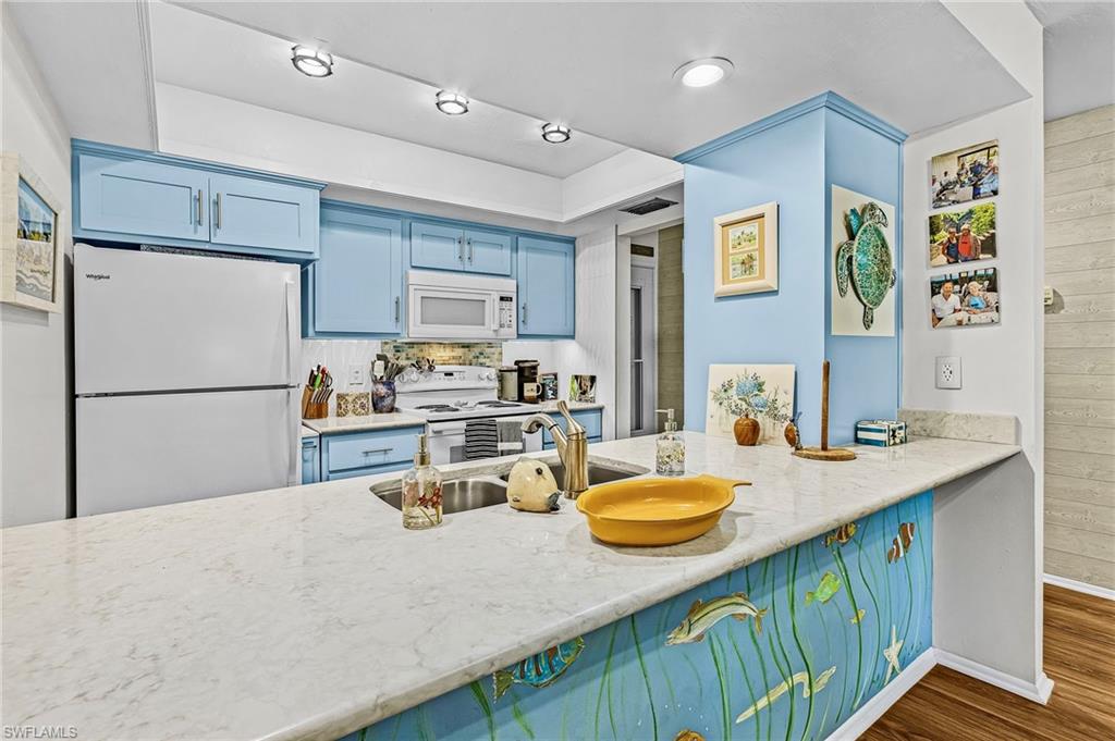 CAPTAINS COVE CONDO - Residential