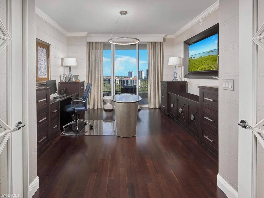 LA SCALA AT THE COLONY - Residential