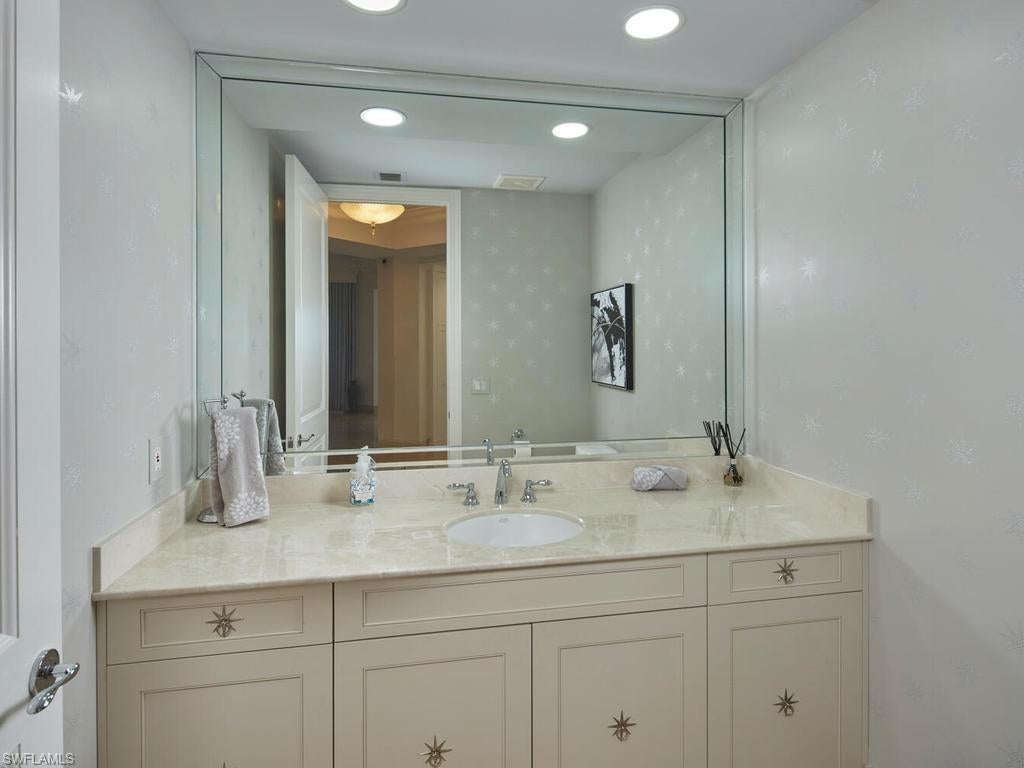 LA SCALA AT THE COLONY - Residential