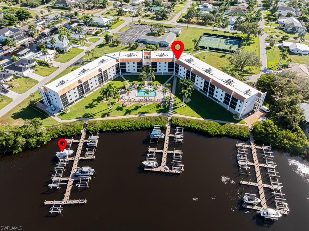 HICKORY HARBOUR - Residential
